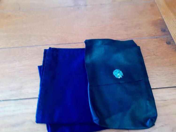 Taro bag and clothNavy blue leather bag w/blue silk cloth